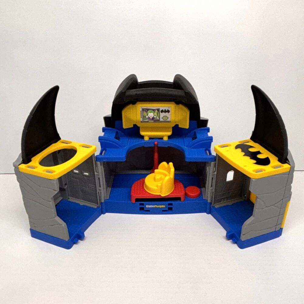 Fisher Price Little People DC Universe Batman Bat Cave 2019 - Tested and Works